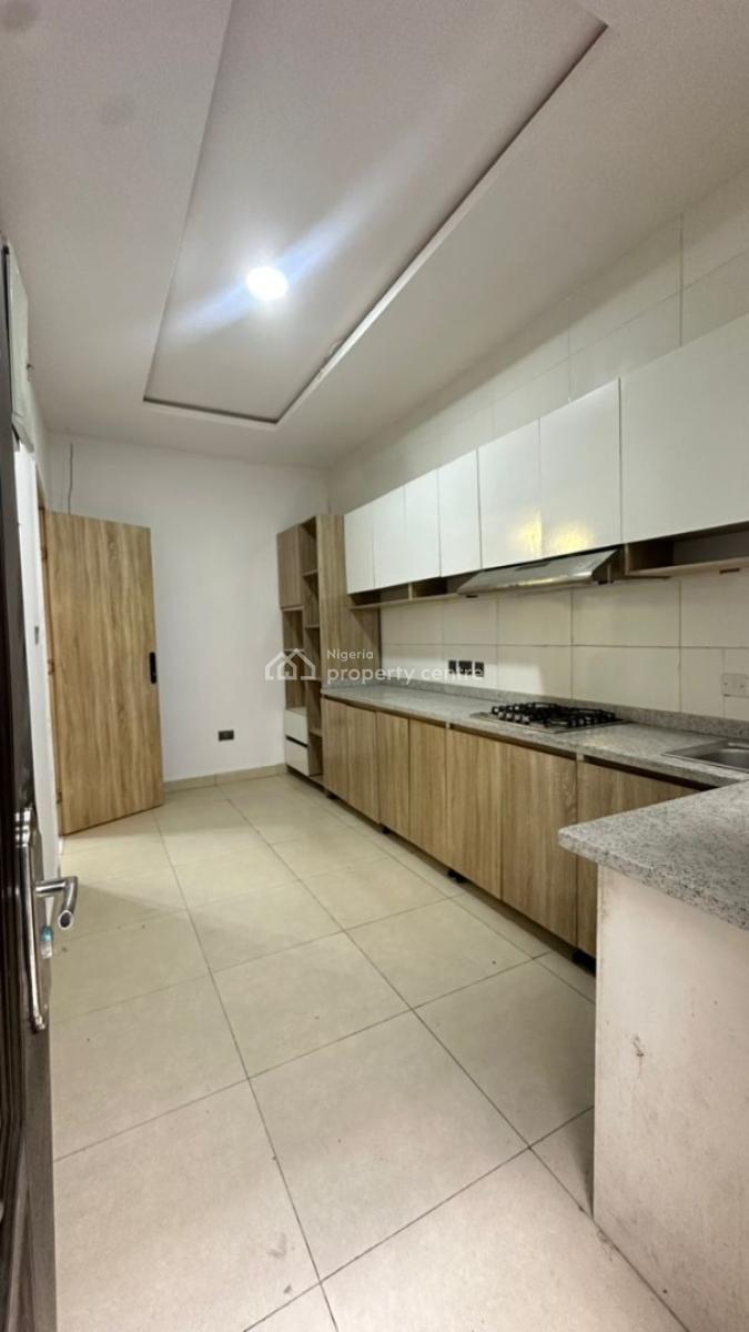 Queen Size Bedroom with Massive Kitchen, Orchid Road, Lekki Expressway, Lekki, Lagos, Flat / Apartment for Rent