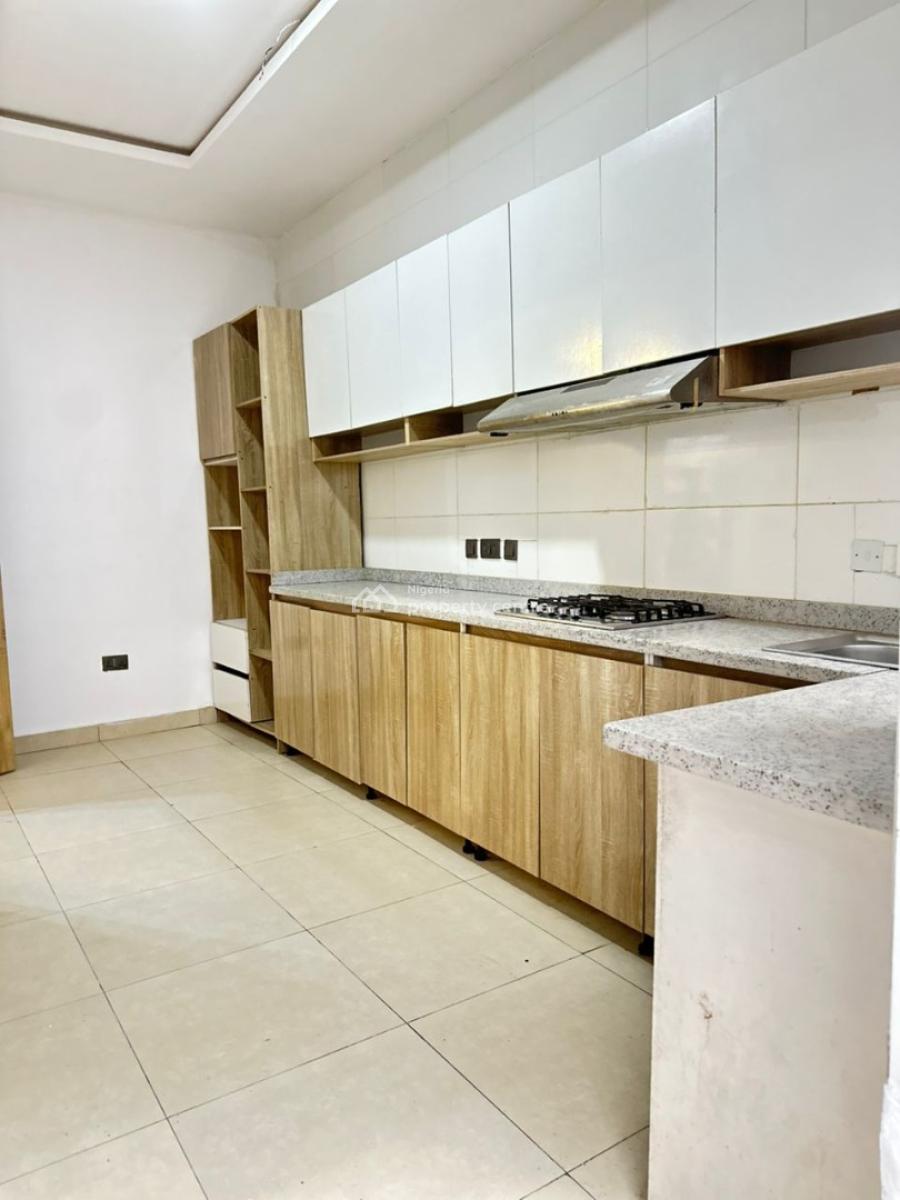 Queen Size Bedroom with Massive Kitchen, Orchid Road, Lekki Expressway, Lekki, Lagos, Flat / Apartment for Rent