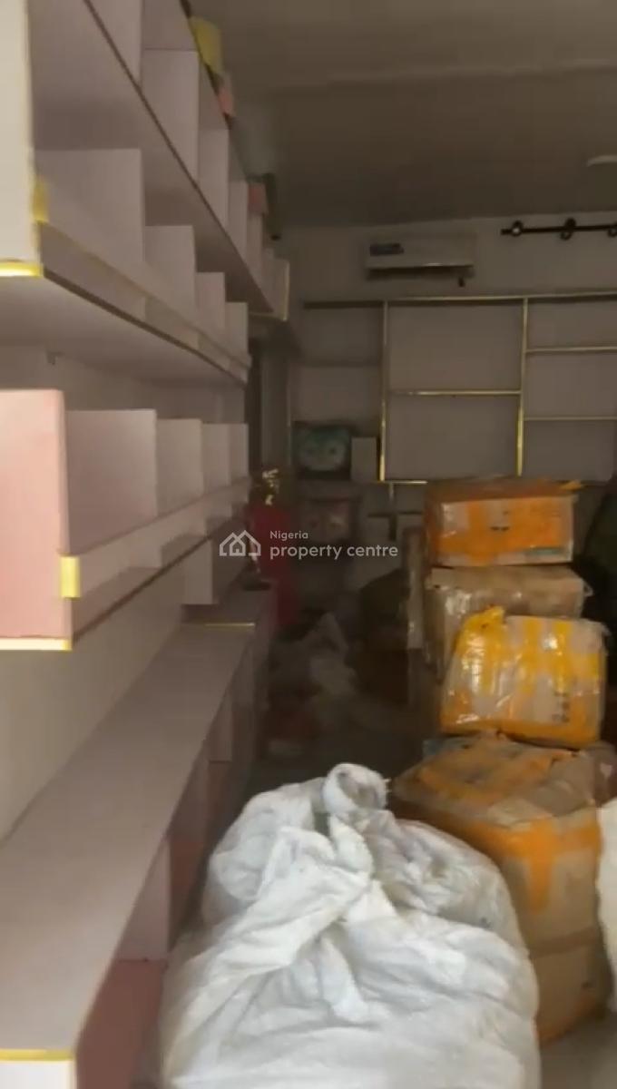 Lovely Shop Space (1st Floor), Onigbongbo, Maryland, Lagos, Shop for Rent