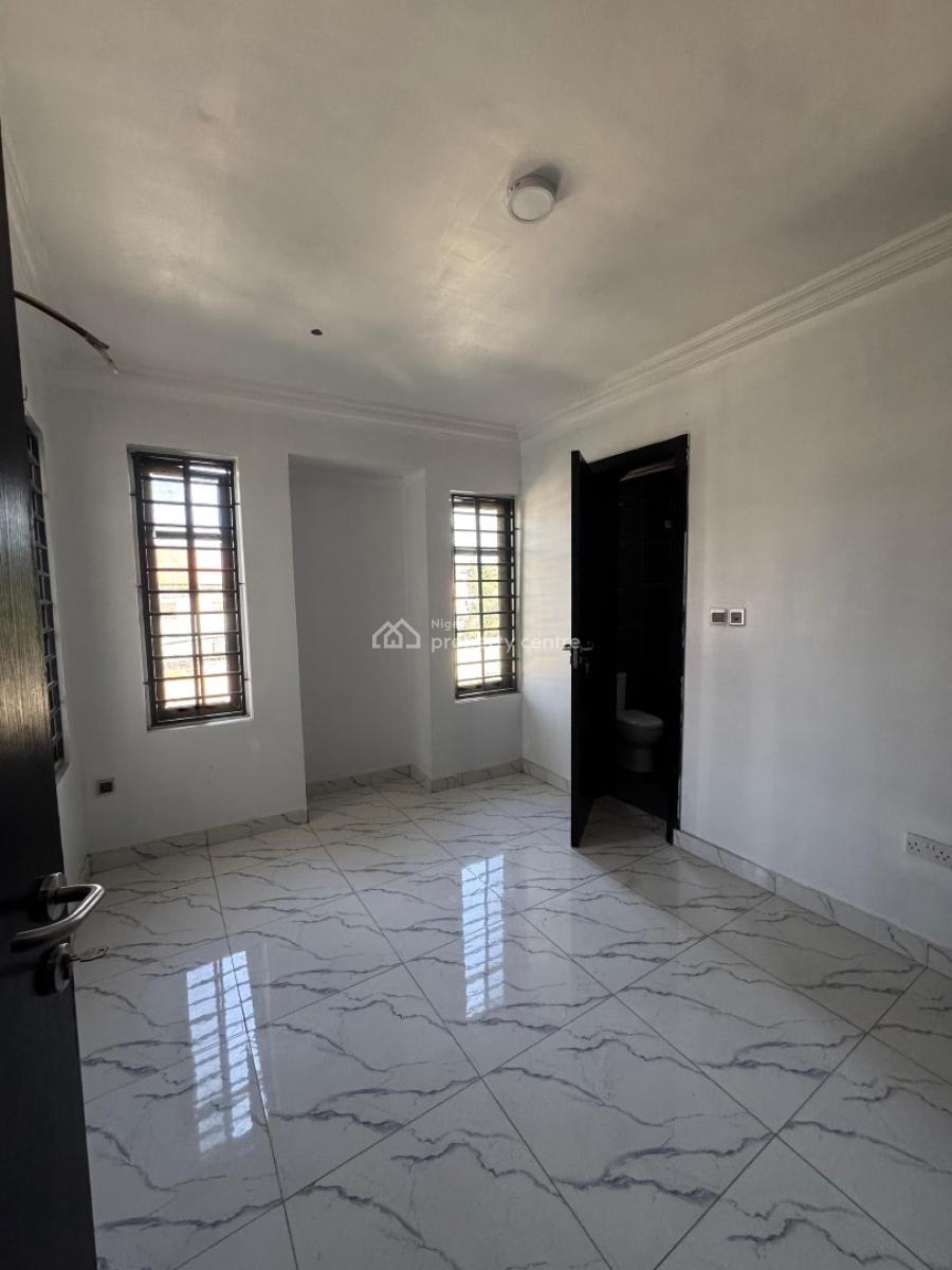 Well Maintained 3-bedroom Apartment, Chevron - New Road, Lekki, Lagos, Flat / Apartment for Rent
