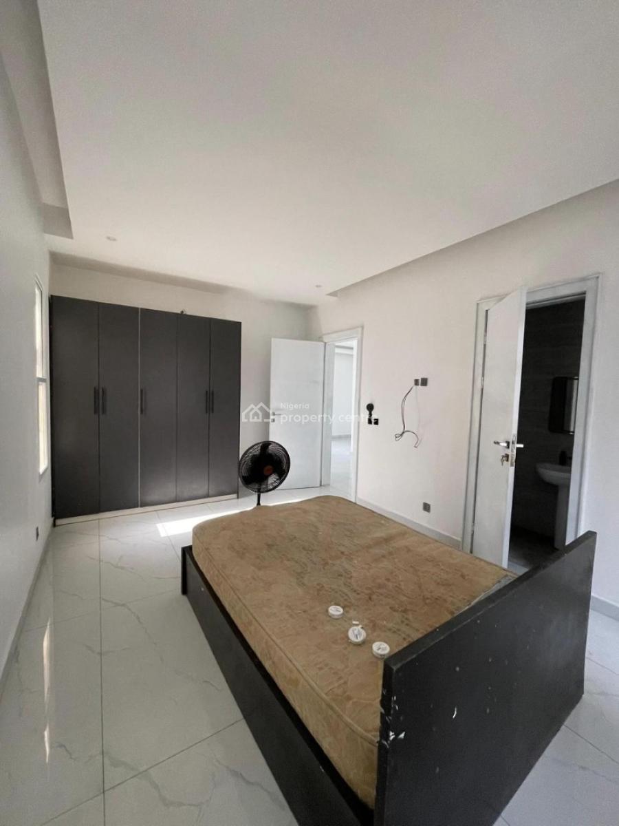 Beautiful 4-bedroom Semi-detached Duplex with Bq, Lekki Phase 1, Lekki, Lagos, Semi-detached Duplex for Rent