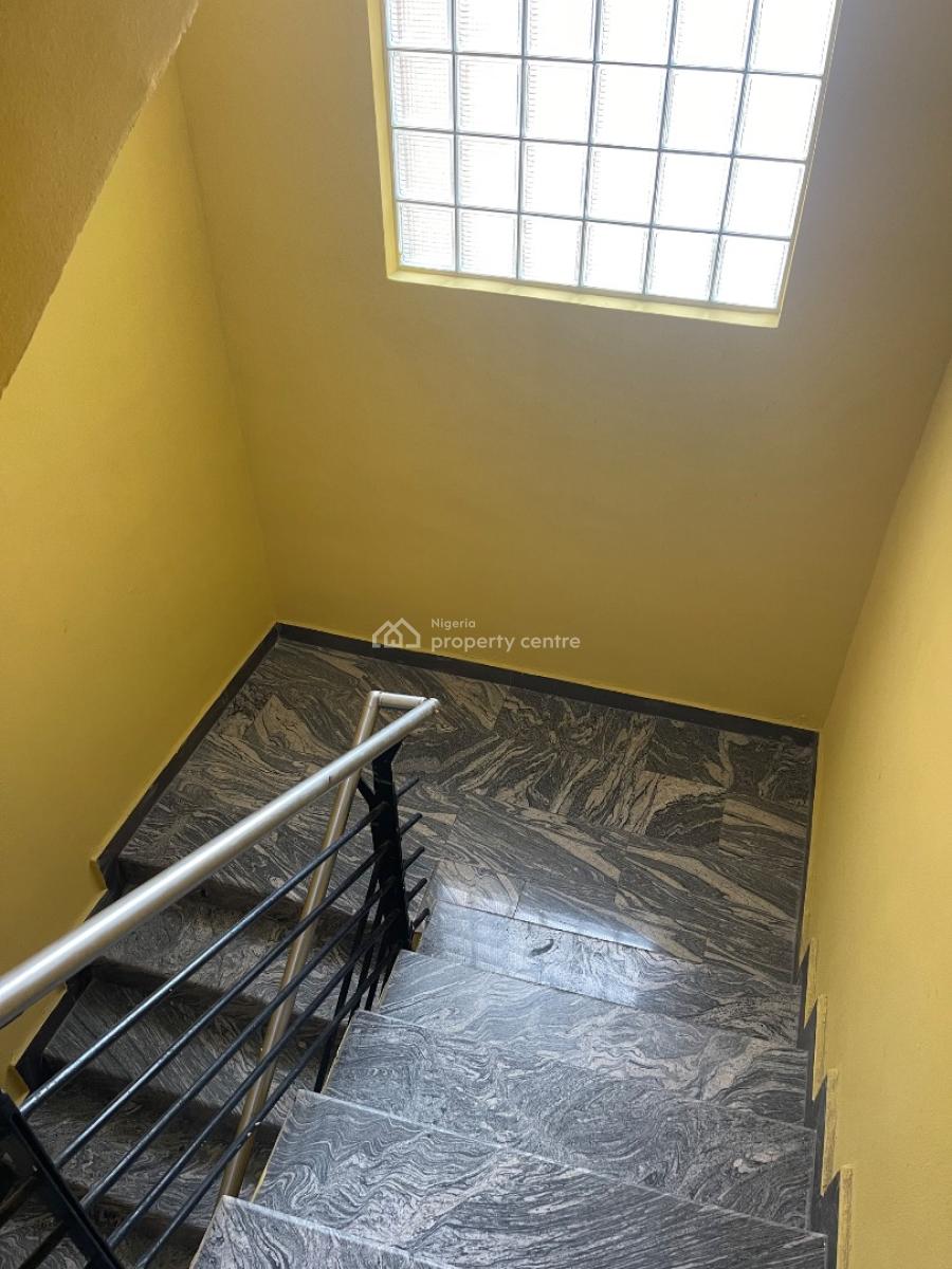 Spacious 3 Bedroom Penthouse, Lekki Right Off White Sand School, Lekki Phase 1, Lekki, Lagos, House for Rent