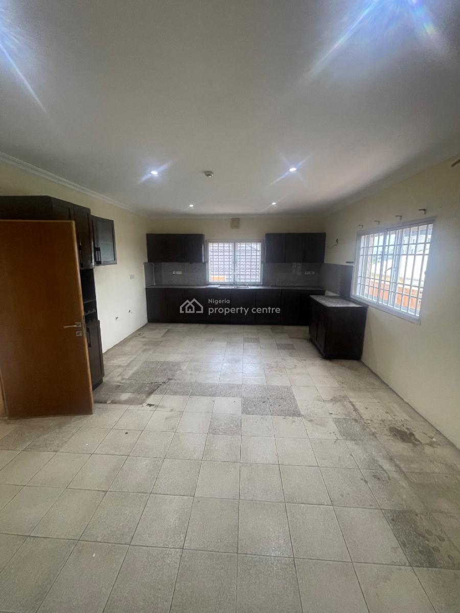 Spacious 3 Bedroom Penthouse, Lekki Right Off White Sand School, Lekki Phase 1, Lekki, Lagos, House for Rent