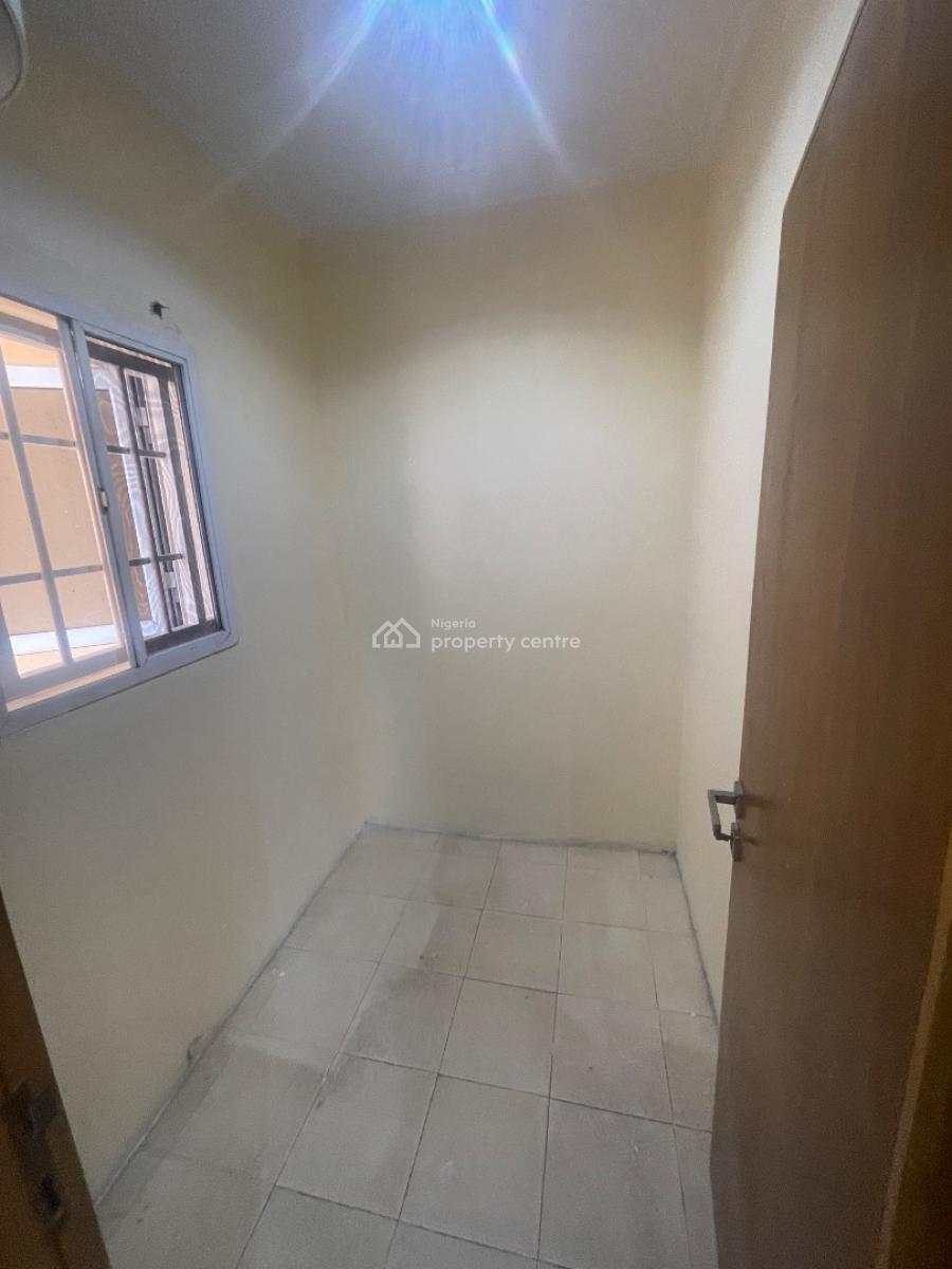 Spacious 3 Bedroom Penthouse, Lekki Right Off White Sand School, Lekki Phase 1, Lekki, Lagos, House for Rent