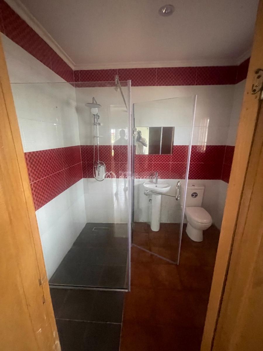 Spacious 3 Bedroom Penthouse, Lekki Right Off White Sand School, Lekki Phase 1, Lekki, Lagos, House for Rent