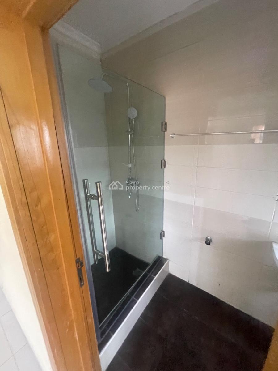 Spacious 3 Bedroom Penthouse, Lekki Right Off White Sand School, Lekki Phase 1, Lekki, Lagos, House for Rent