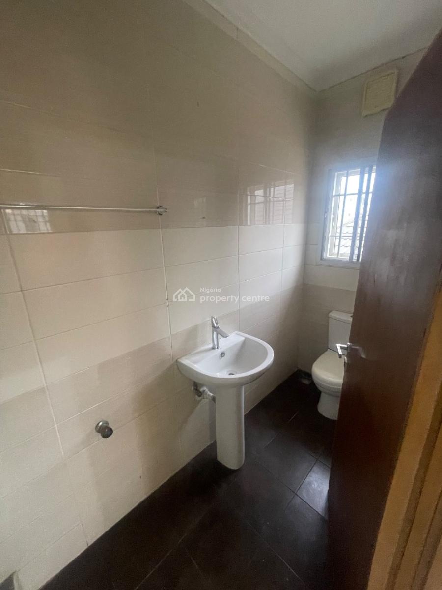 Spacious 3 Bedroom Penthouse, Lekki Right Off White Sand School, Lekki Phase 1, Lekki, Lagos, House for Rent