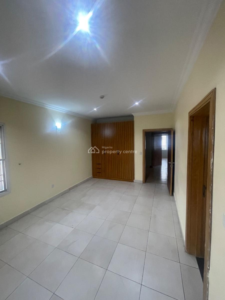 Spacious 3 Bedroom Penthouse, Lekki Right Off White Sand School, Lekki Phase 1, Lekki, Lagos, House for Rent