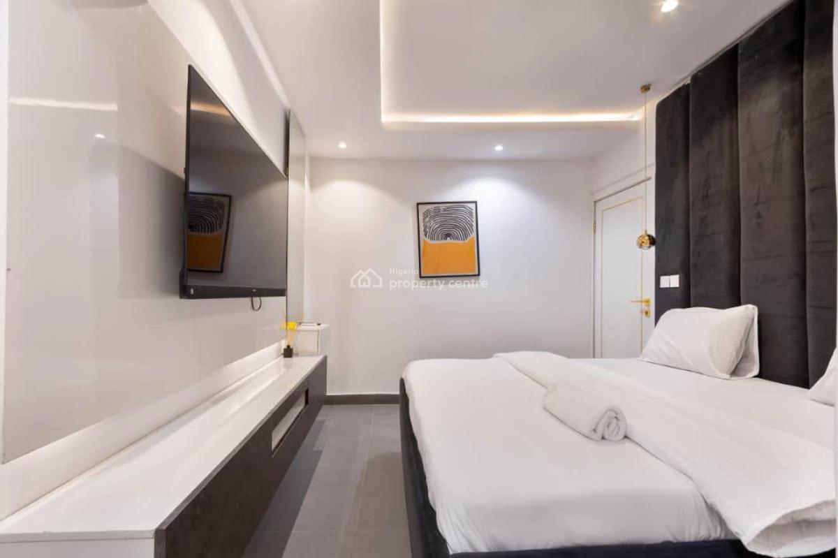 Cozy 2  Bedroom in  Lekki Phase 1 with Ps5 Is  Available From T, Victoria Island (vi), Lagos, Flat / Apartment Short Let