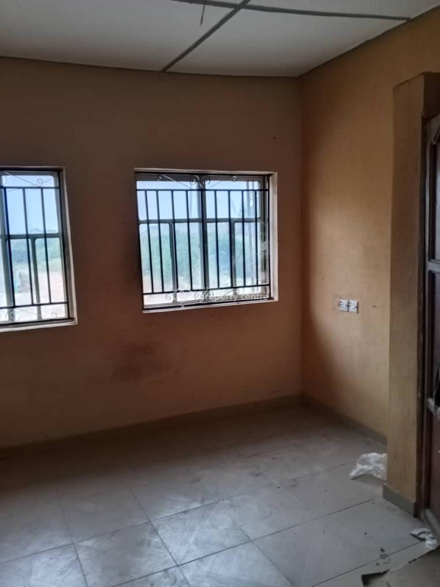 3 Bedroom Bungalow, Badeku,  Off Iyana Ajia,  New Ife Road, Ibadan, Oyo, Detached Bungalow for Sale