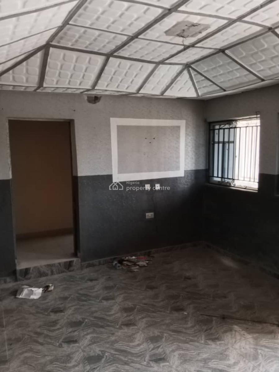 3 Bedroom Bungalow, Badeku,  Off Iyana Ajia,  New Ife Road, Ibadan, Oyo, Detached Bungalow for Sale