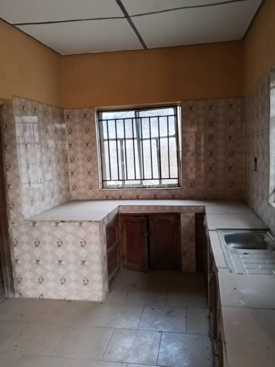3 Bedroom Bungalow, Badeku,  Off Iyana Ajia,  New Ife Road, Ibadan, Oyo, Detached Bungalow for Sale
