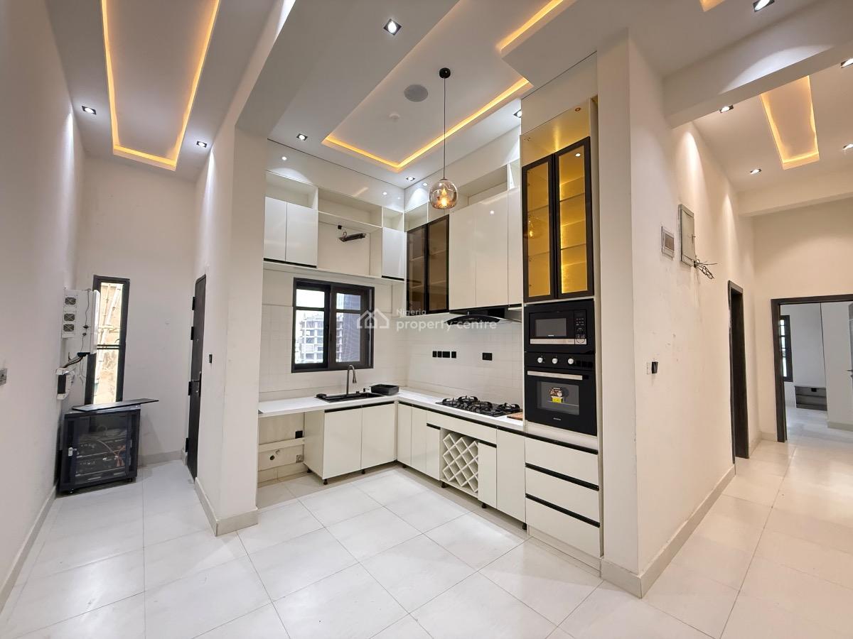 Brand New 3 Bedroom Flat, Freedom Way, Lekki Phase 1, Lekki, Lagos, Block of Flats for Sale