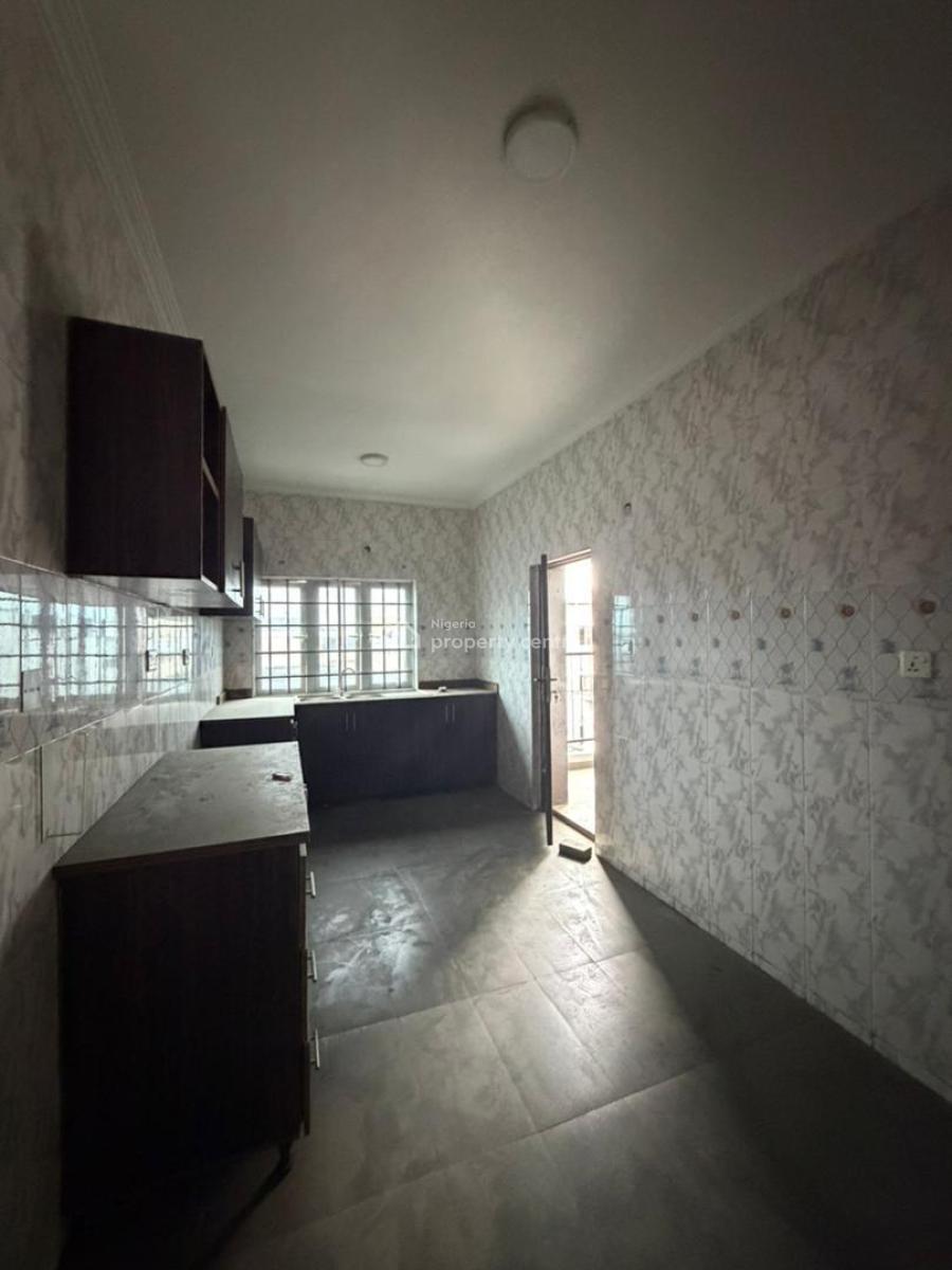 Well Spacious 3 Bedroom Apartment, Osapa, Lekki, Lagos, Flat / Apartment for Rent