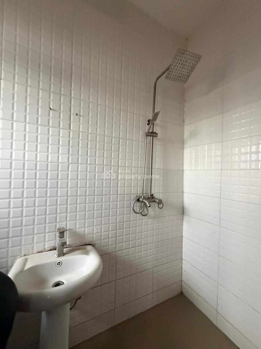 Well Spacious 3 Bedroom Apartment, Osapa, Lekki, Lagos, Flat / Apartment for Rent