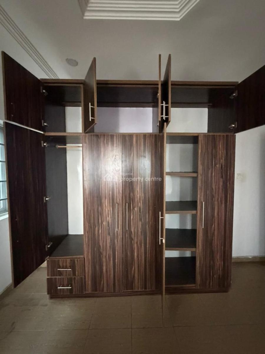 Well Spacious 3 Bedroom Apartment, Osapa, Lekki, Lagos, Flat / Apartment for Rent