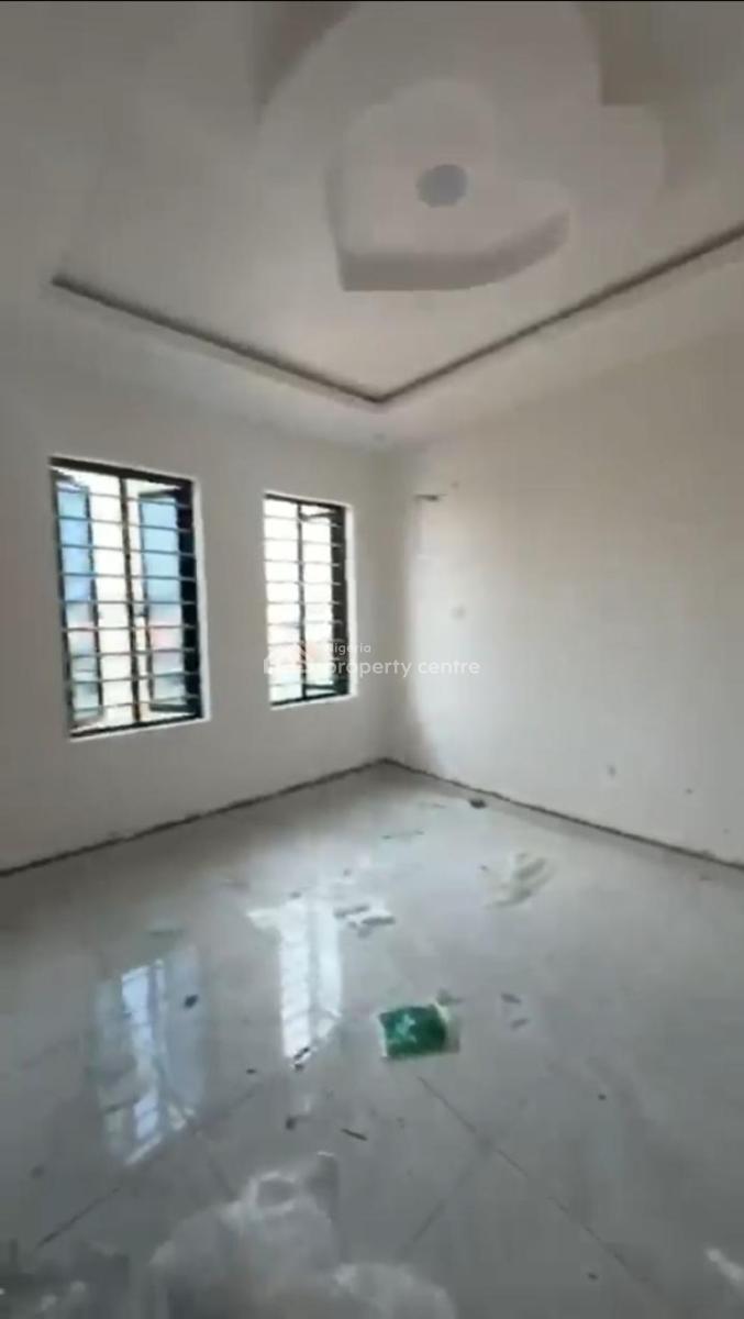 Lovely 2 Bedroom Flat, Onipanu, Shomolu, Lagos, Flat / Apartment for Rent