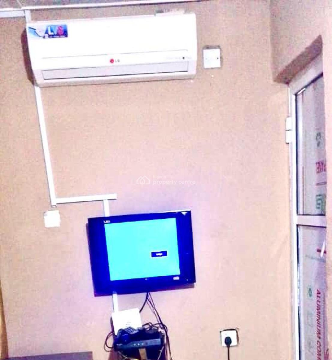 Cosy Self Contain Apartment, 1, Henry Close, Off Ifelodun, Eliot Bus-stop, Iju-ishaga, Agege, Lagos, Self Contain (single Rooms) Short Let