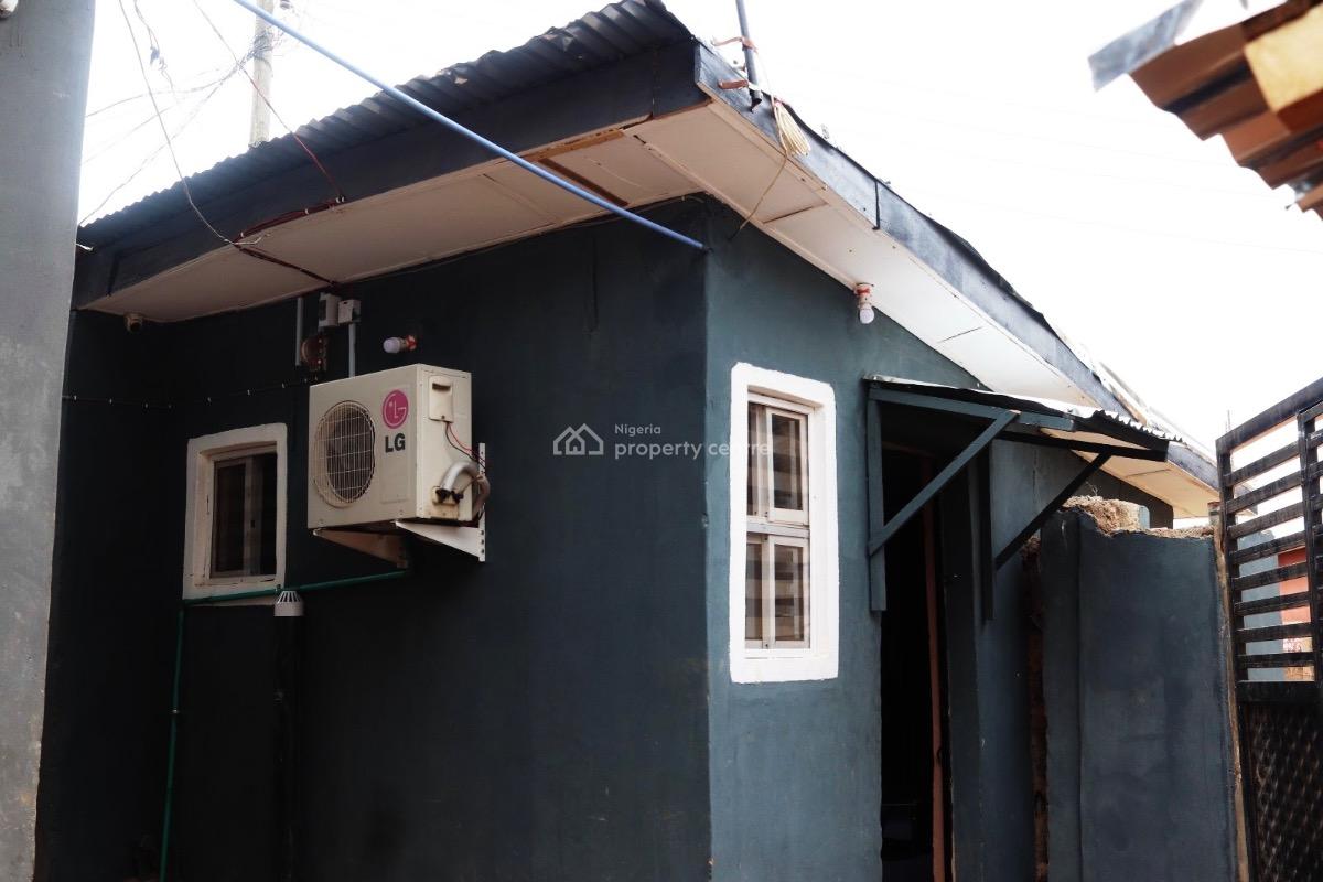 Cosy Apartment, 1, Henry Close, Off Ifelodun, Eliot Bus-stop, Iju-ishaga, Agege, Lagos, Self Contain (single Rooms) Short Let