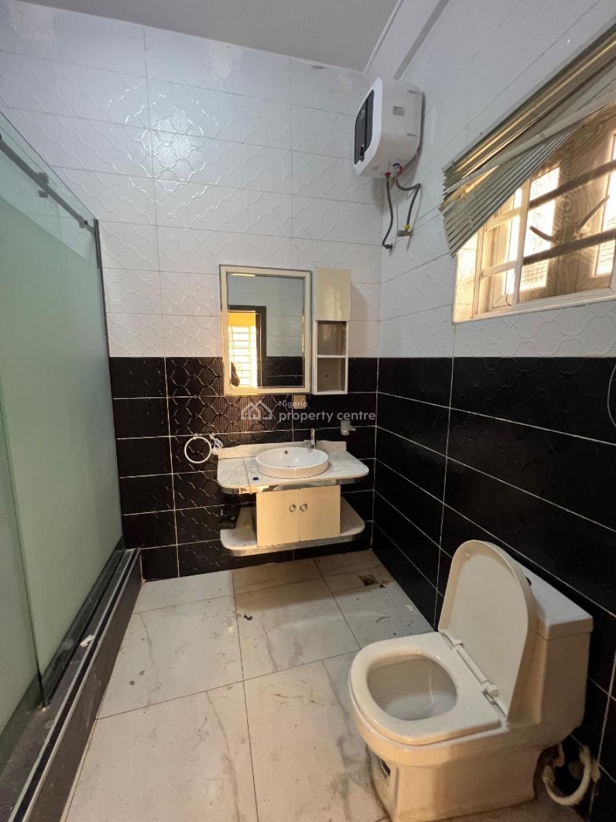 Neatly Renovated 5 Bedroom Fully Detached Duplex with a Bq., Chevron, Lekki, Lagos, Detached Duplex for Rent