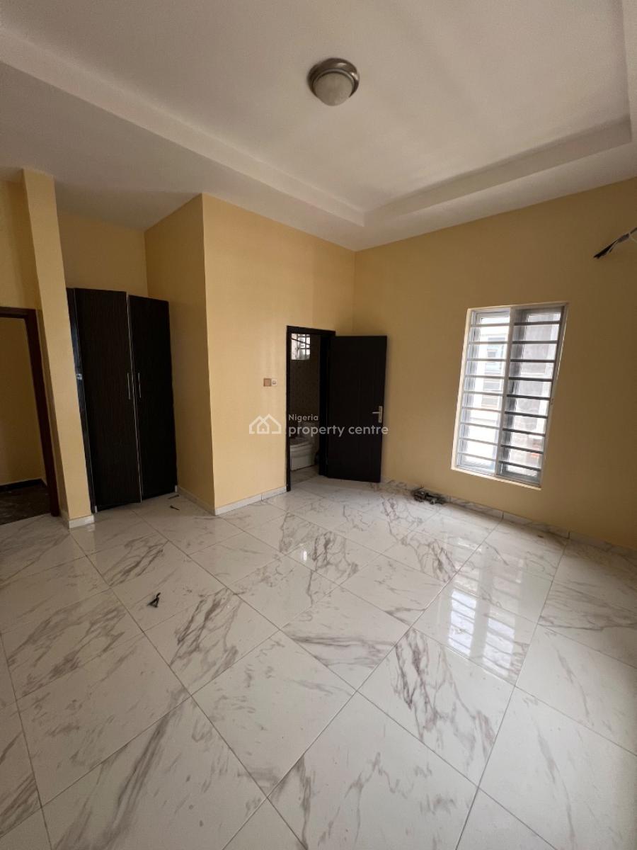 Neatly Renovated 5 Bedroom Fully Detached Duplex with a Bq., Chevron, Lekki, Lagos, Detached Duplex for Rent