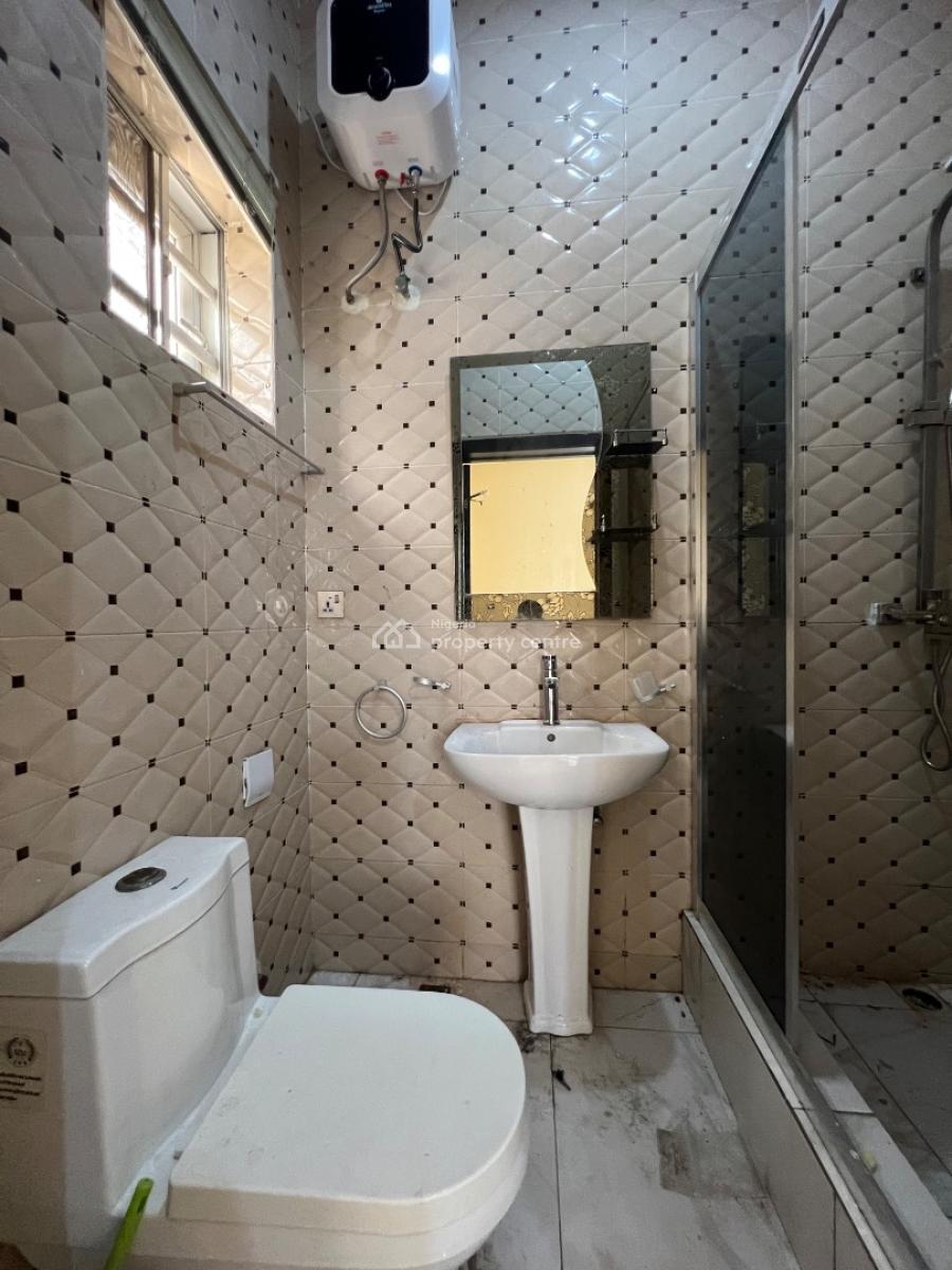 Neatly Renovated 5 Bedroom Fully Detached Duplex with a Bq., Chevron, Lekki, Lagos, Detached Duplex for Rent