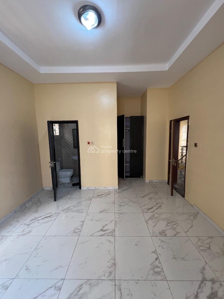 Neatly Renovated 5 Bedroom Fully Detached Duplex with a Bq., Chevron, Lekki, Lagos, Detached Duplex for Rent