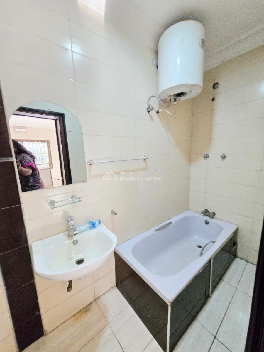 7 Bedroom Detached with 1 Bq and 1 Store., Victoria Island (vi), Lagos, Office Space for Rent