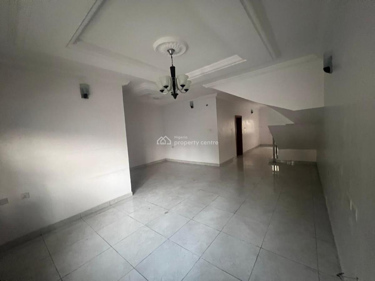 3 Bedroom Bedroom Terrace Duplex with Bq, Lekki Phase 1, Lekki, Lagos, Terraced Duplex for Rent