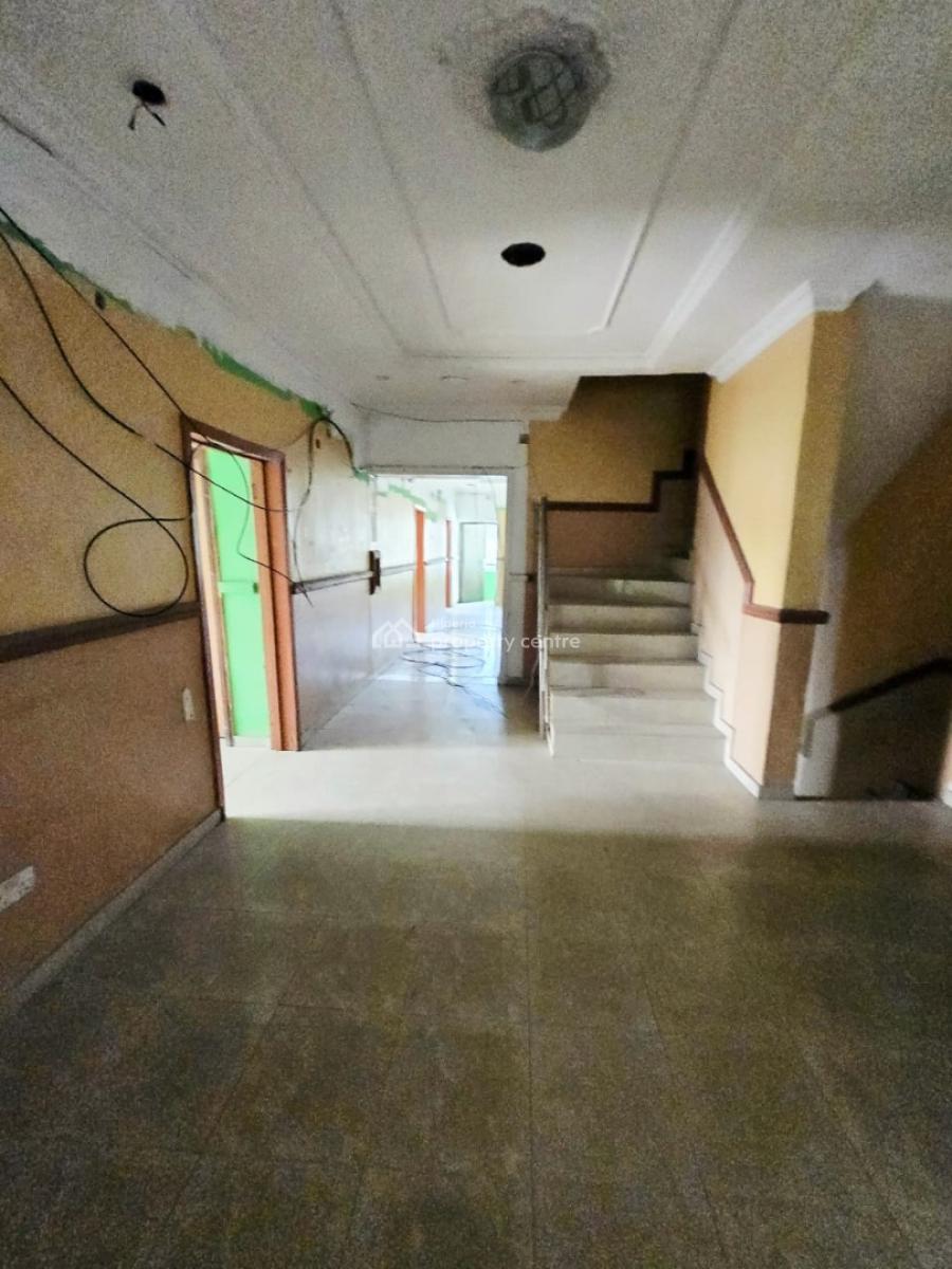 Spacious  Commercial 2unite of 5-bedroom Detached Duplex, Lekki Right, Lekki Phase 1, Lekki, Lagos, Office Space for Rent