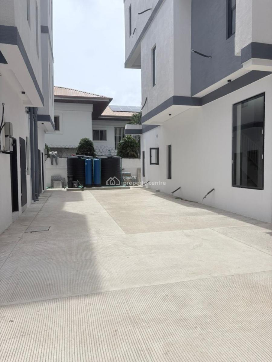 Four-bedroom All En-suite Terrace with Maids Room (bq), Lekki Phase 1, Lekki, Lagos, House for Sale