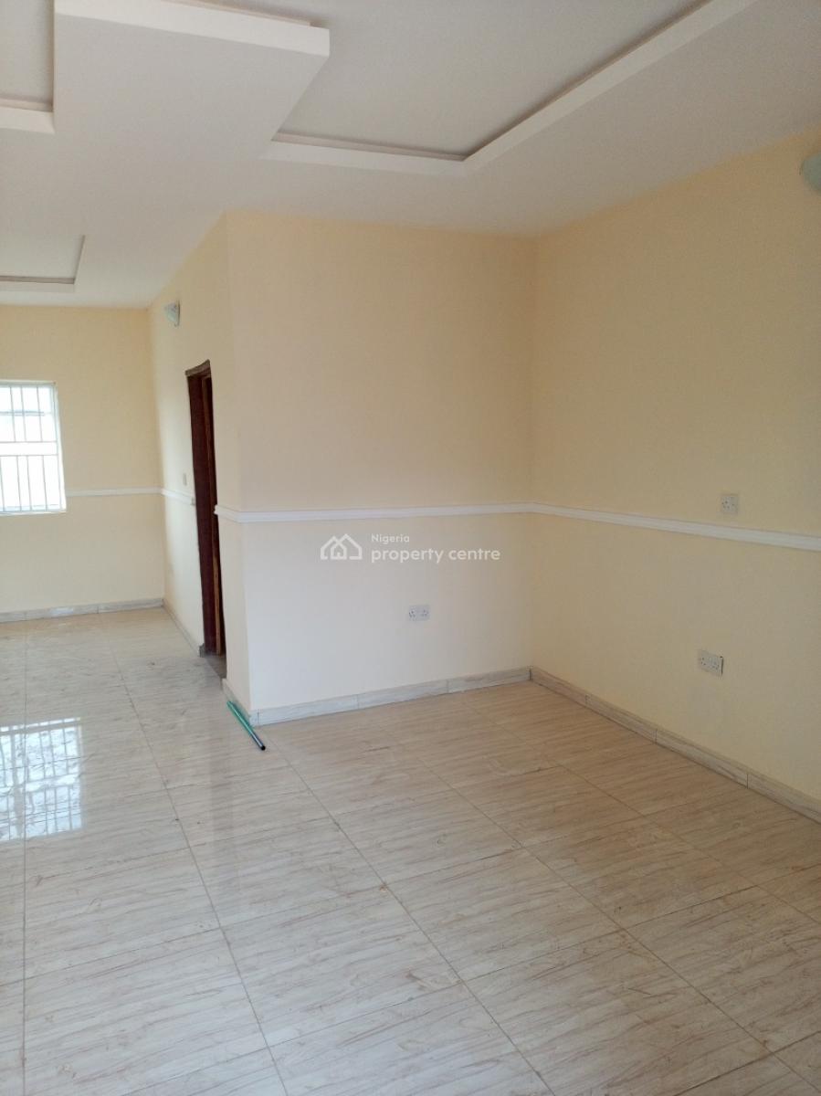Modern Oasis Newly Built 2 Bedroom Flat Upstairs, Gracious Estate, Magboro, Ogun, Flat / Apartment for Rent