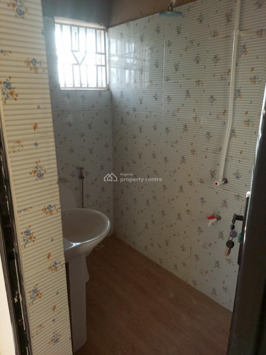 Modern Oasis Newly Built 2 Bedroom Flat Upstairs, Gracious Estate, Magboro, Ogun, Flat / Apartment for Rent