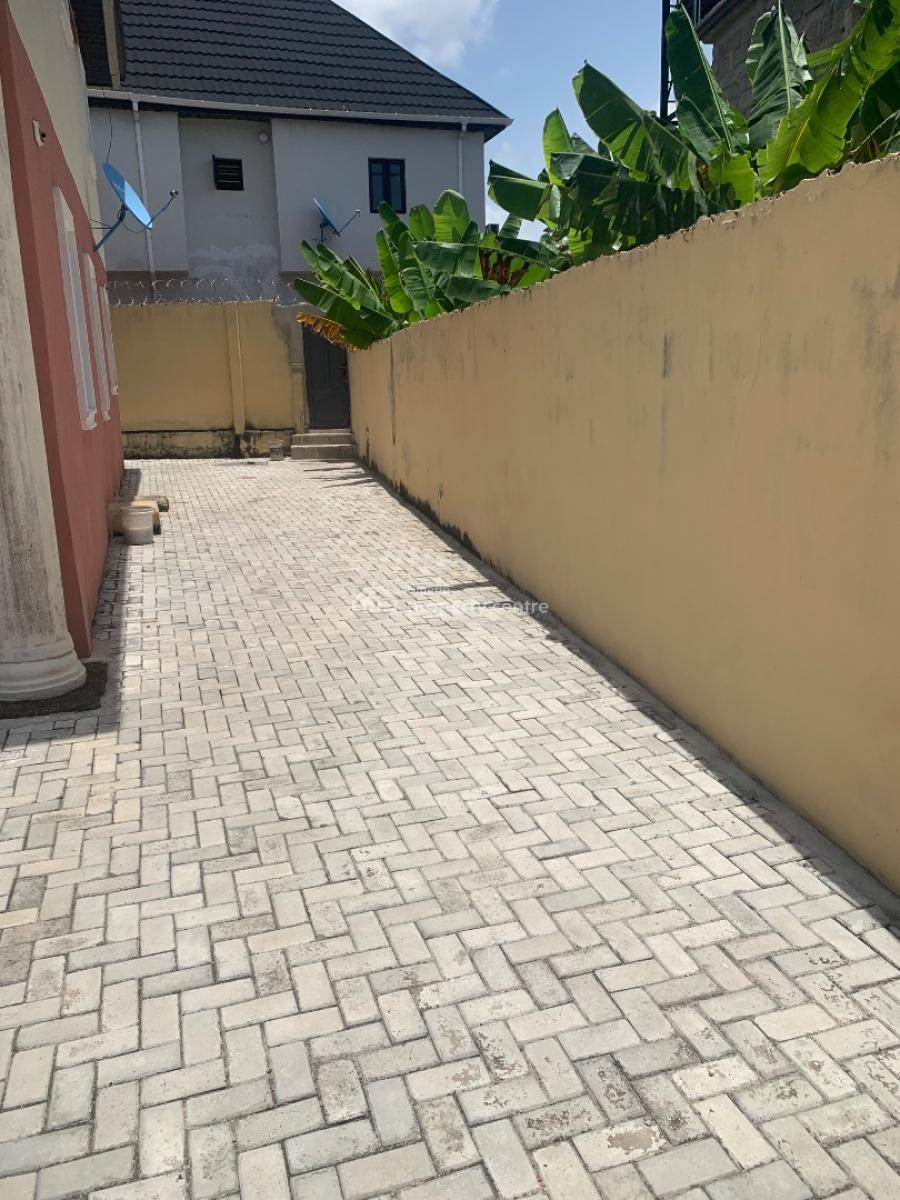 Distress, 4 Bedroom Detached Duplex, Ogunfayo Royal Estate, Ibeju Lekki, Lagos, Detached Duplex for Sale