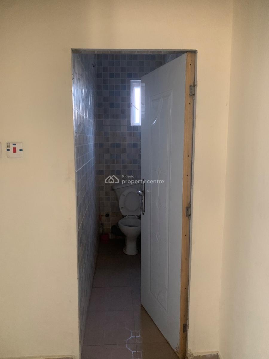 Distress, 4 Bedroom Detached Duplex, Ogunfayo Royal Estate, Ibeju Lekki, Lagos, Detached Duplex for Sale