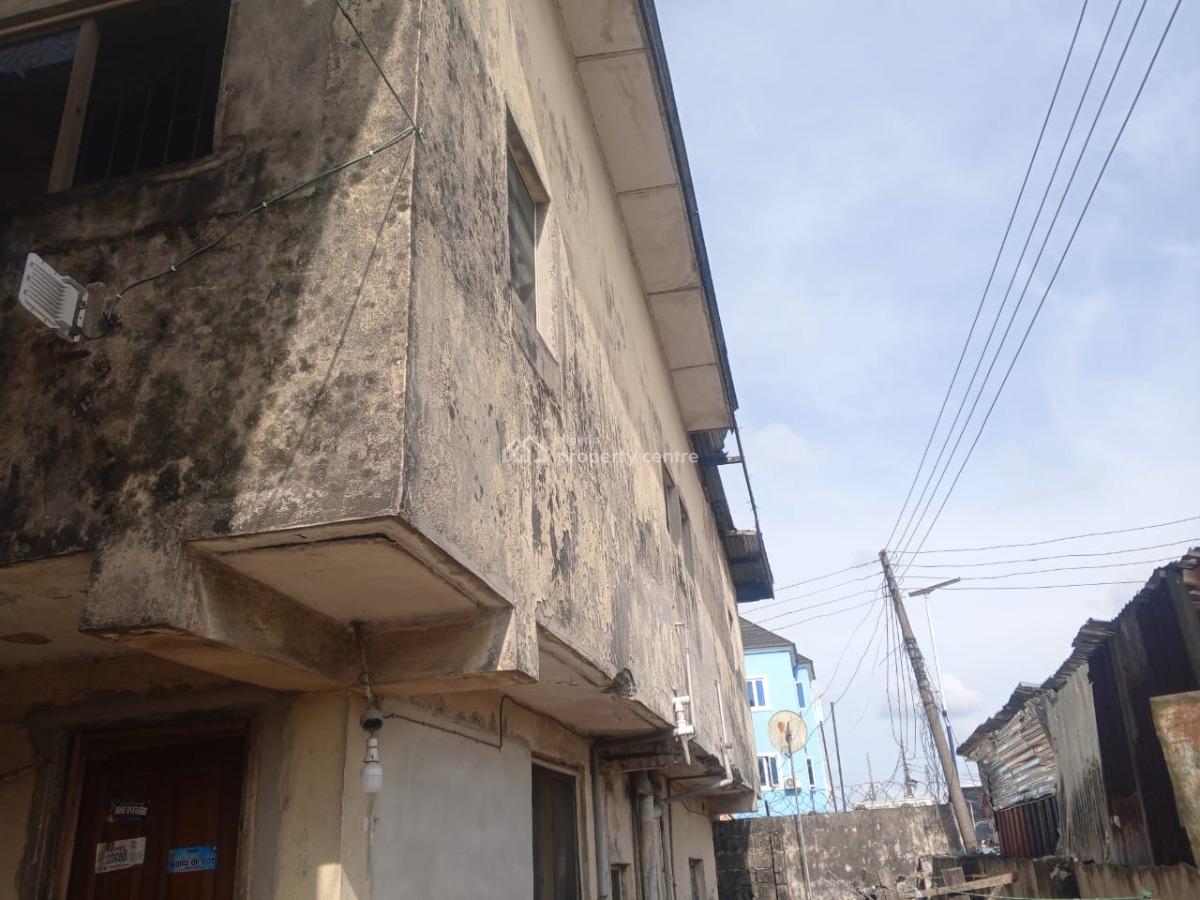 an Old Dilapidated Building, Off Okumagba Avenue, Warri, Delta, Block of Flats for Sale