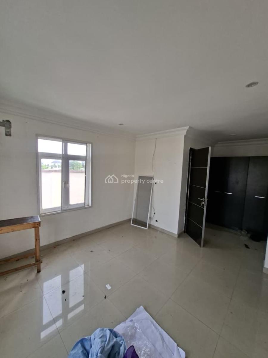 Spacious 2 Bedroom Pent Floor Apartment with Bq & Swimming Pool, Lekki Phase 1, Lekki, Lagos, Flat / Apartment for Rent