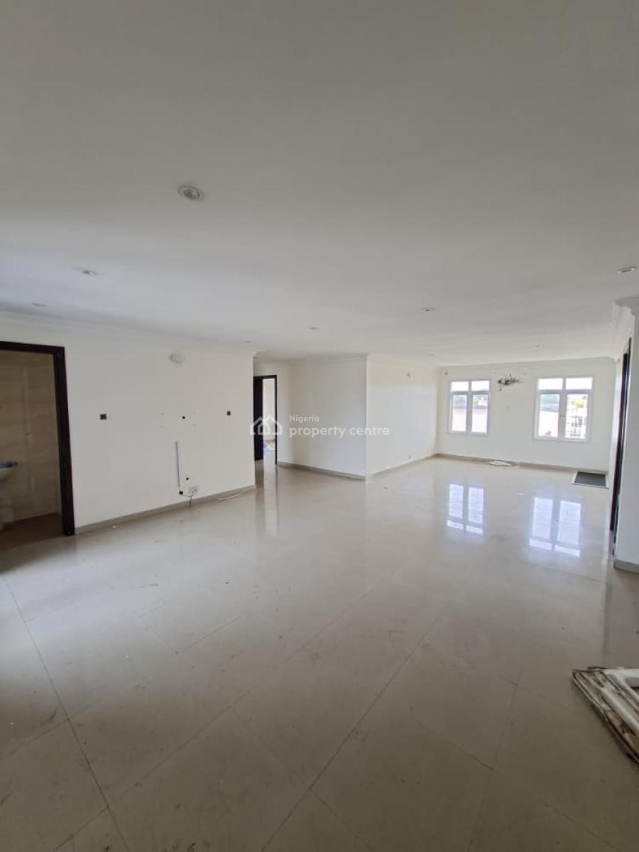 Spacious 2 Bedroom Pent Floor Apartment with Bq & Swimming Pool, Lekki Phase 1, Lekki, Lagos, Flat / Apartment for Rent