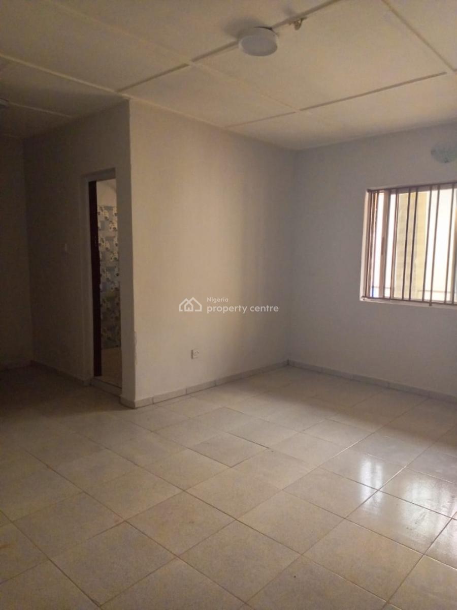 Renovated 3 Bedroom Flat, Off General Hospital Road, Gbagada, Lagos, Flat / Apartment for Rent
