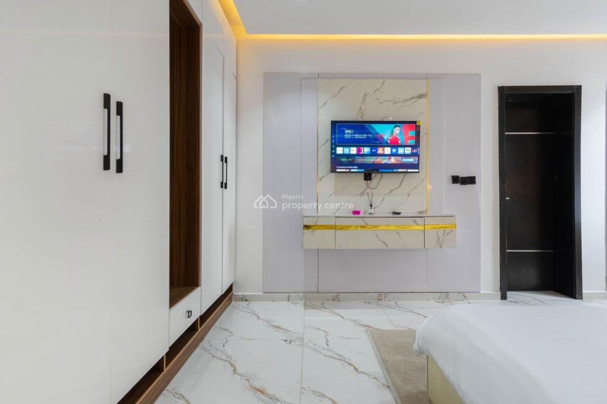 Classically Designed 2 Bedroom Apartment with Pool, Gym & Parking Space, Ikate, Lekki, Lagos, Flat / Apartment Short Let