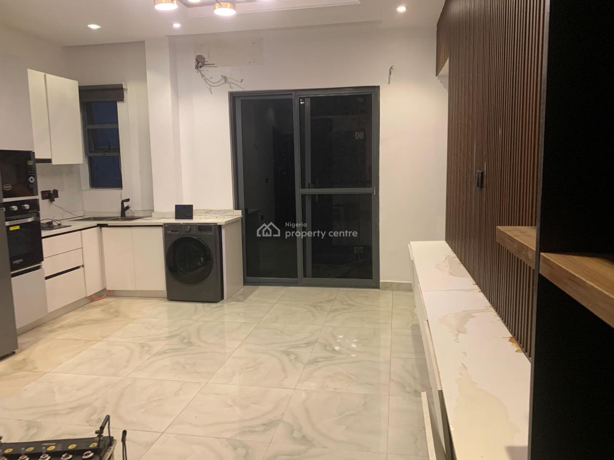 1 Bedroom, Off Freedom Way, Ezra Court, Lekki Phase 1, Lekki, Lagos, Block of Flats for Sale