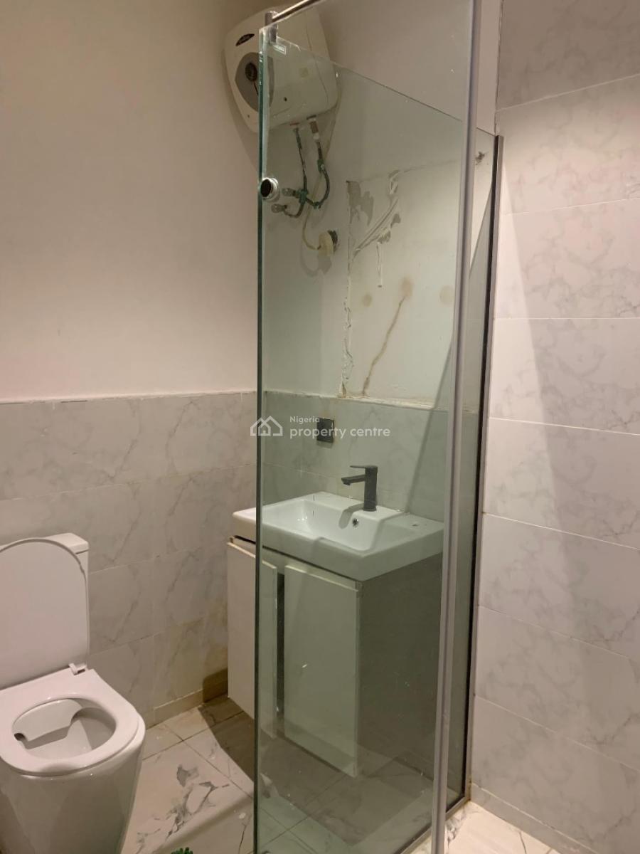 1 Bedroom, Off Freedom Way, Ezra Court, Lekki Phase 1, Lekki, Lagos, Block of Flats for Sale