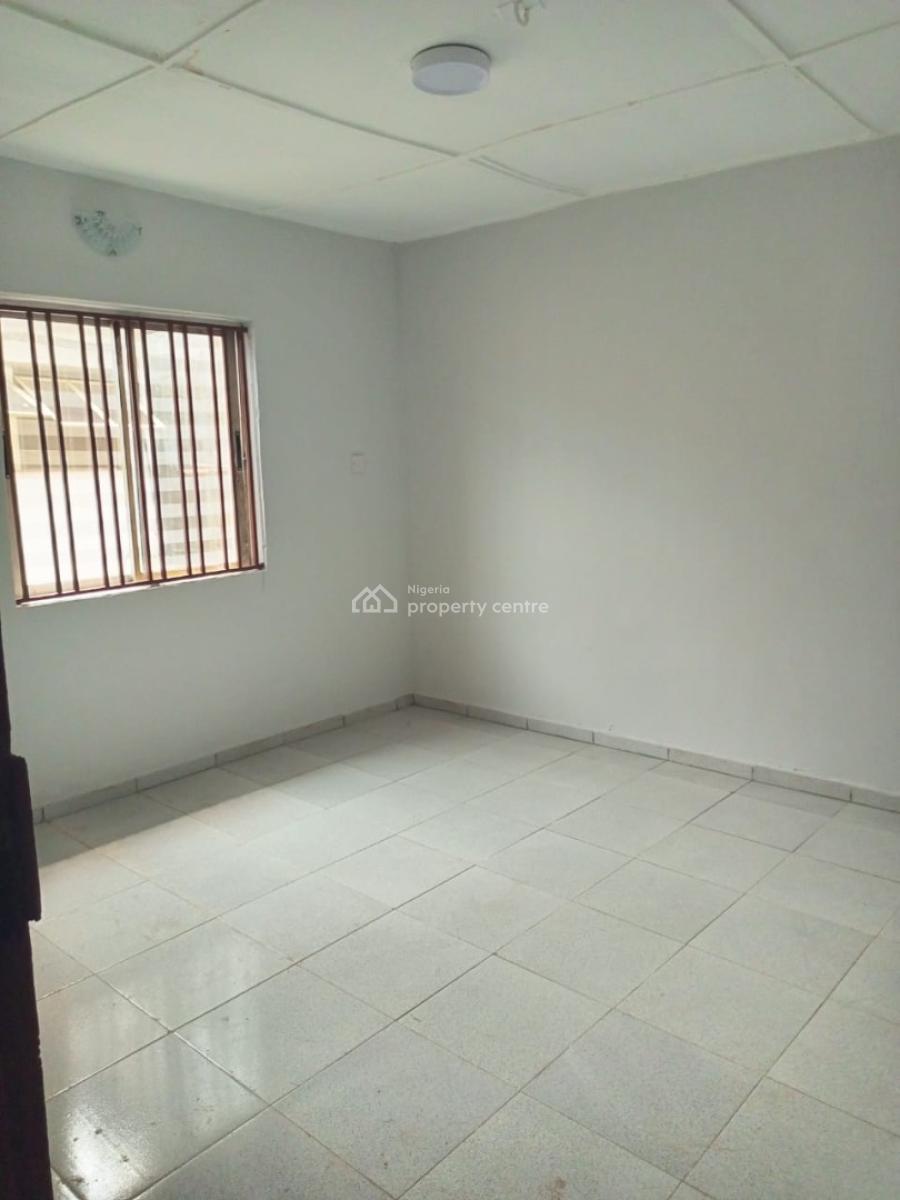 Lovely 3 Bedroom Flat, Soluyi, Gbagada, Lagos, Flat / Apartment for Rent