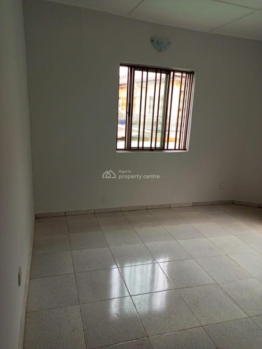 Lovely 3 Bedroom Flat, Soluyi, Gbagada, Lagos, Flat / Apartment for Rent