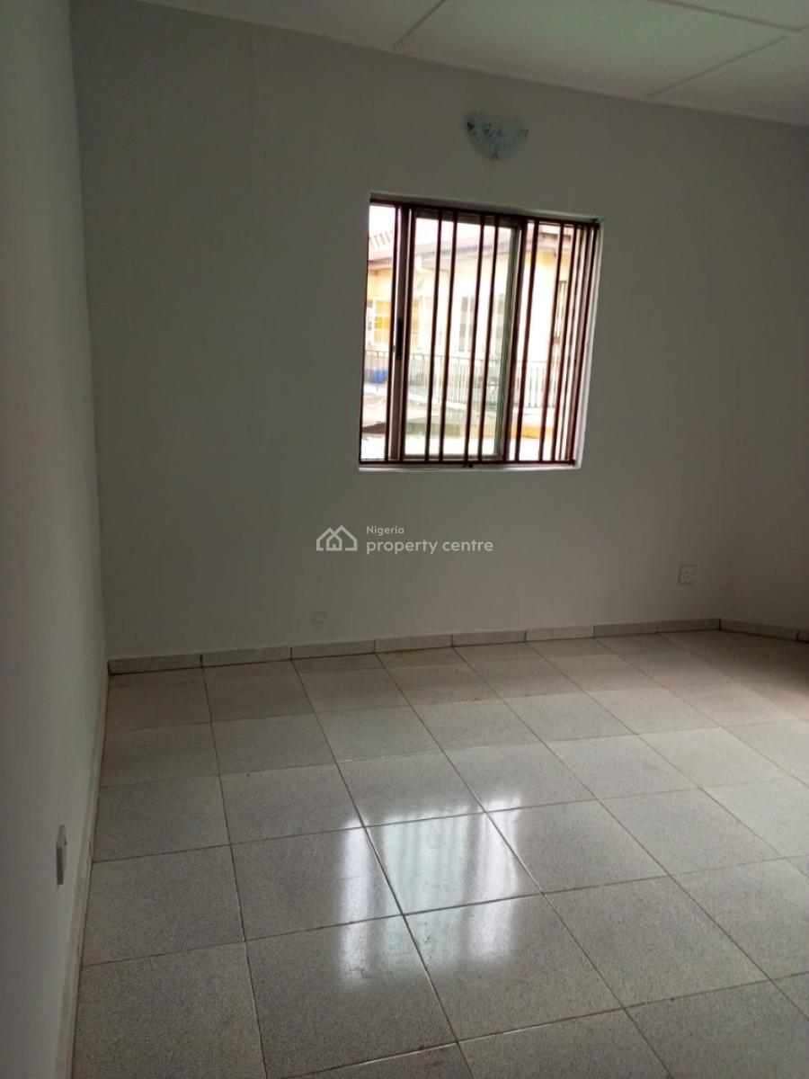 Decent 3 Bedrooms Up Flat, Off General Hospital Road, Gbagada, Lagos, House for Rent