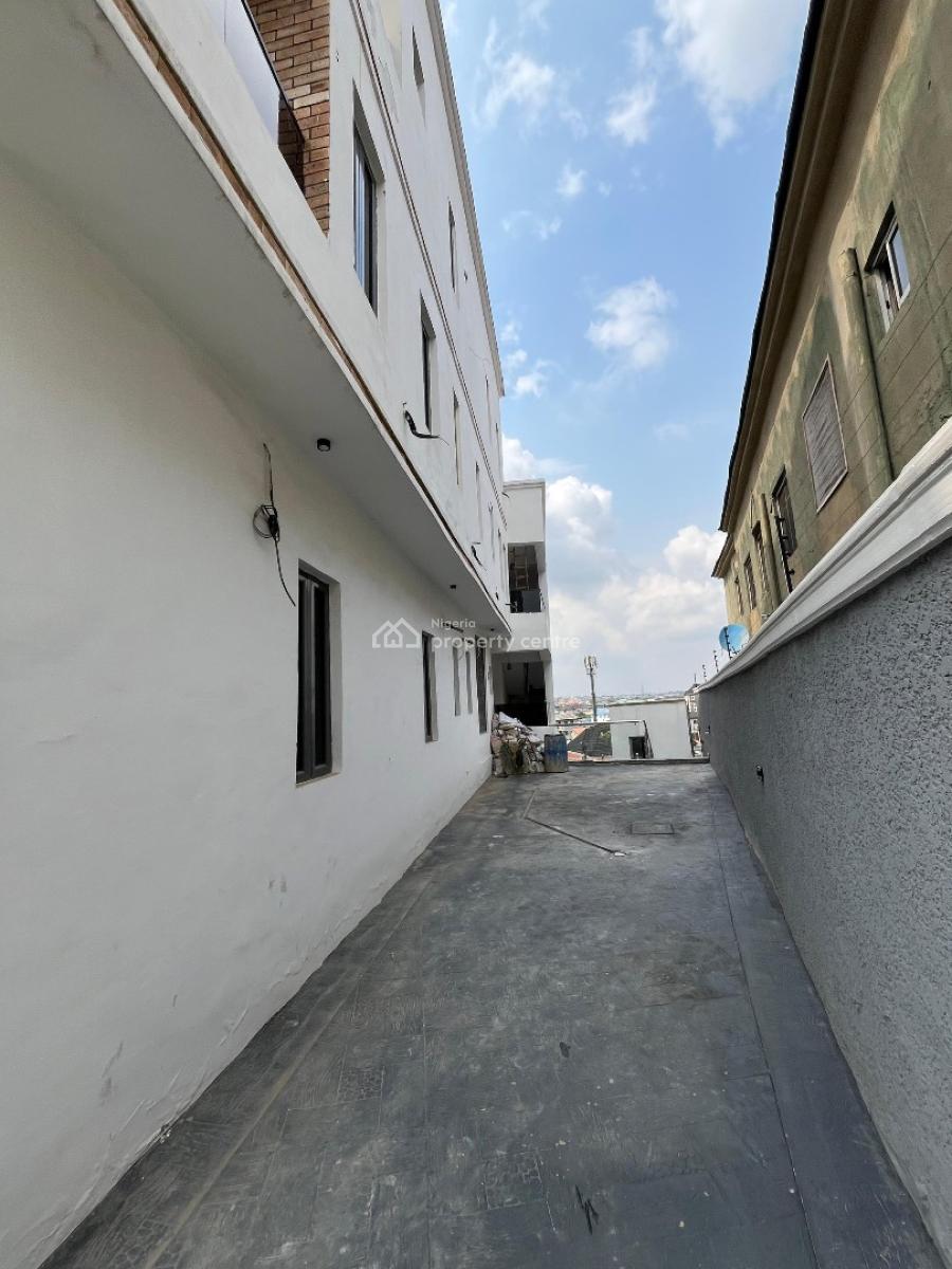 Luxurious 2 Bedroom Apartment, Ogudu, Lagos, Flat / Apartment for Sale