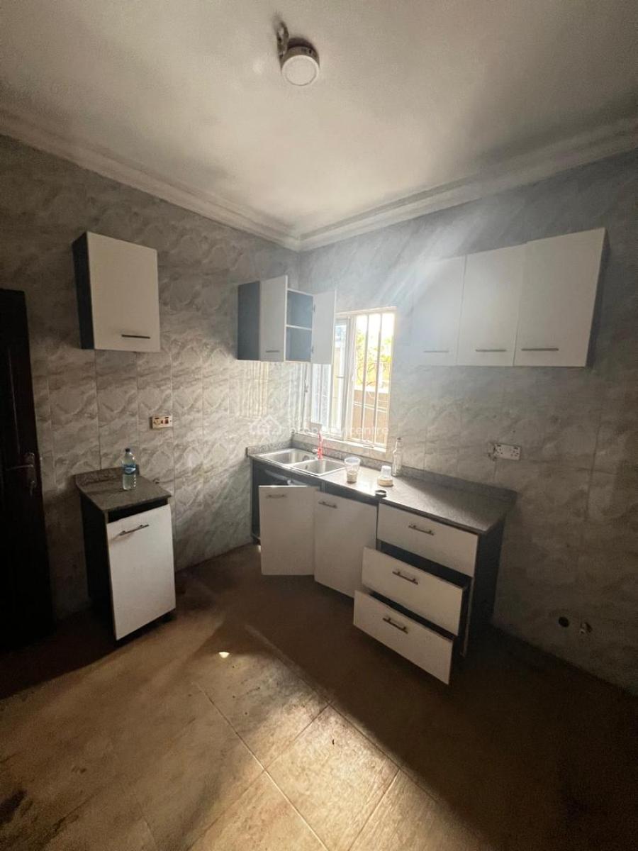 Service 2bedroom Apartment, Magodo Phase 1 Estate, Gra Phase 1, Magodo, Lagos, Flat / Apartment for Rent