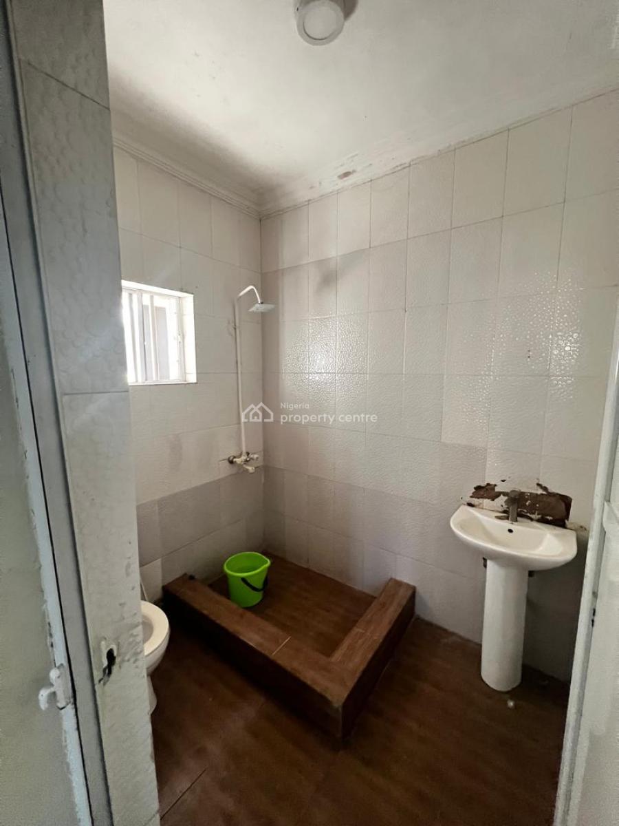 Service 2bedroom Apartment, Magodo Phase 1 Estate, Gra Phase 1, Magodo, Lagos, Flat / Apartment for Rent