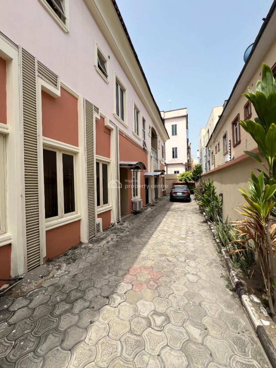 Self Serviced 3 Bedroom Apartments with Spacious Rooms., Chevron, Lekki, Lagos, Flat / Apartment for Rent