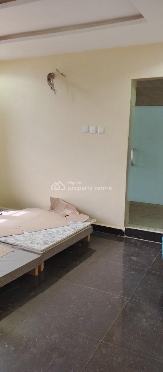 Semi Furnished 3bedrooms Block of Flats, Police Quarters, Garki, Garki, Abuja, Flat / Apartment for Rent